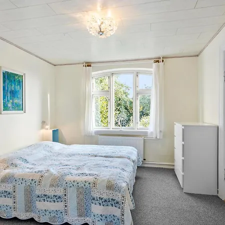 6 Bedroom Beautiful In Prázdninový dům *