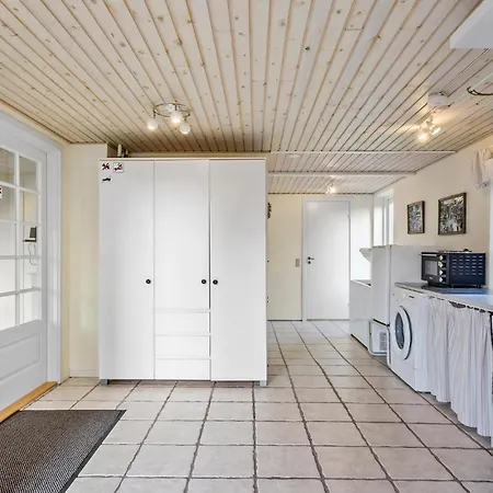 6 Bedroom Beautiful In Nyaraló *